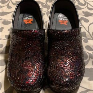 Dansko size 39